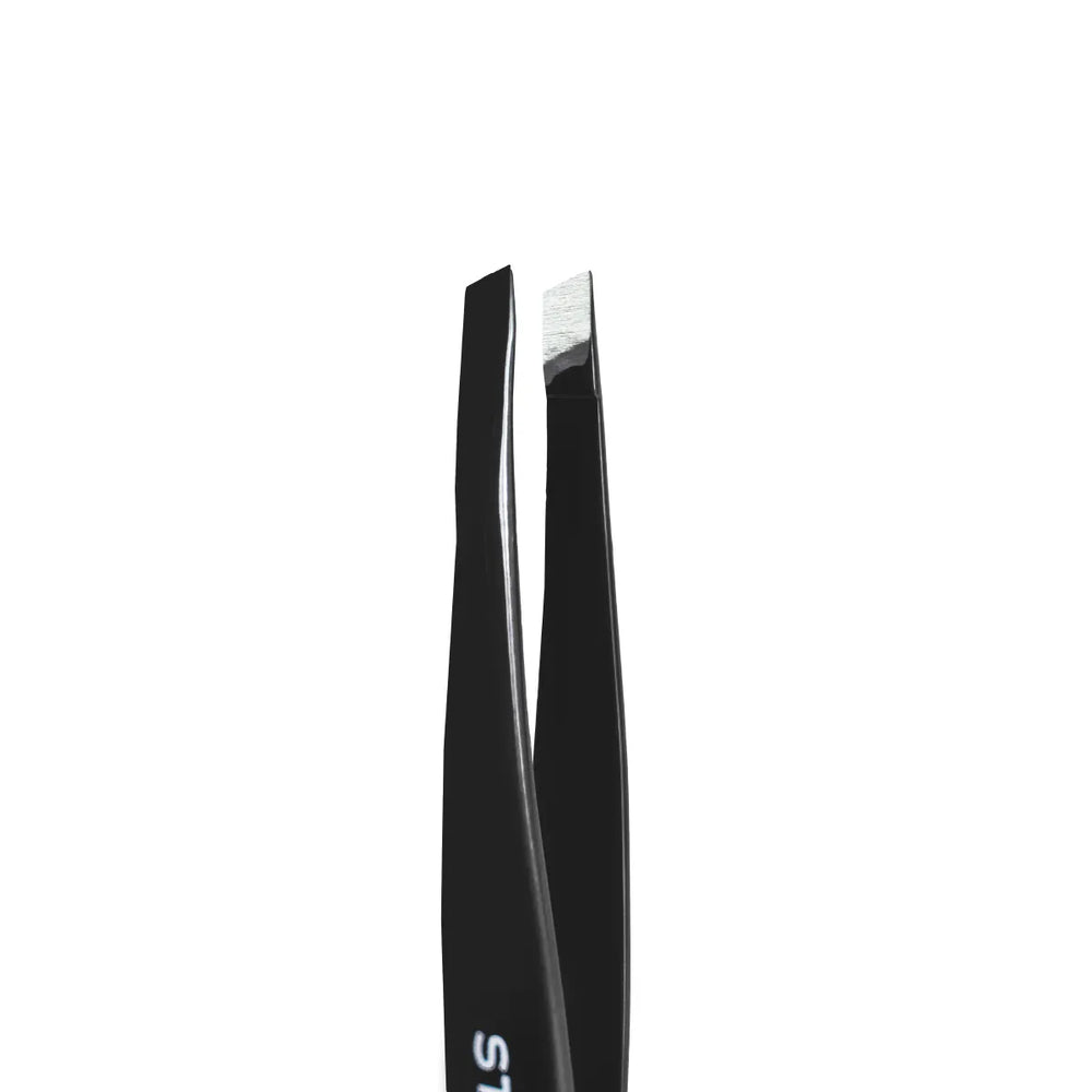 Pinza Para Cejas Negra Expert 11 Tipo 4B (Beveled)